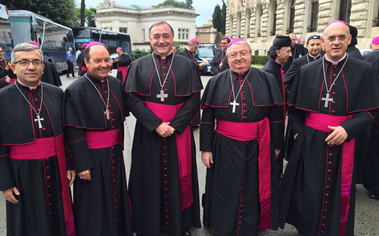Aprender el oficio de obispo Alfa y Omega