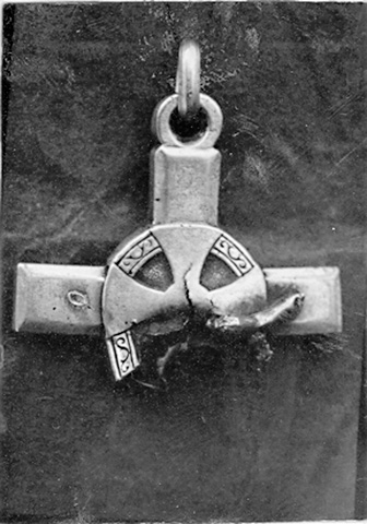 Este crucifijo, atravesado por una bala, perteneció al sacerdote Valero Martínez